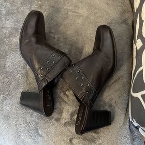 Like New Worn Once Women’s BOC Dark Brown Mule size 10
